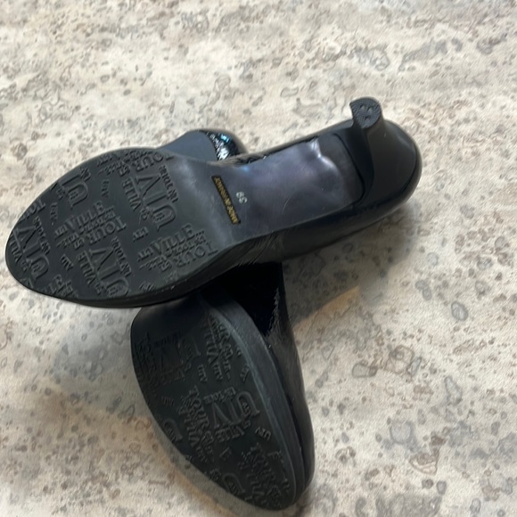 UTV Black Patent Leather Heels - Picture 3 of 6